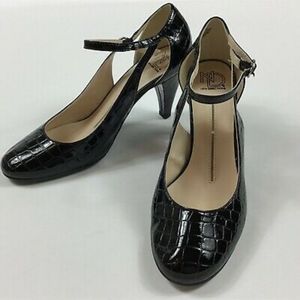 New Directions 'Violet' Ankle Strap Pumps